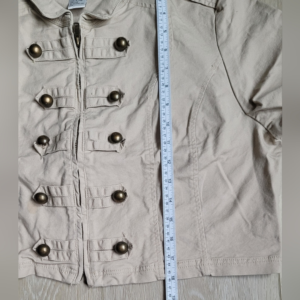 Buttons jacket - Picture 5 of 9
